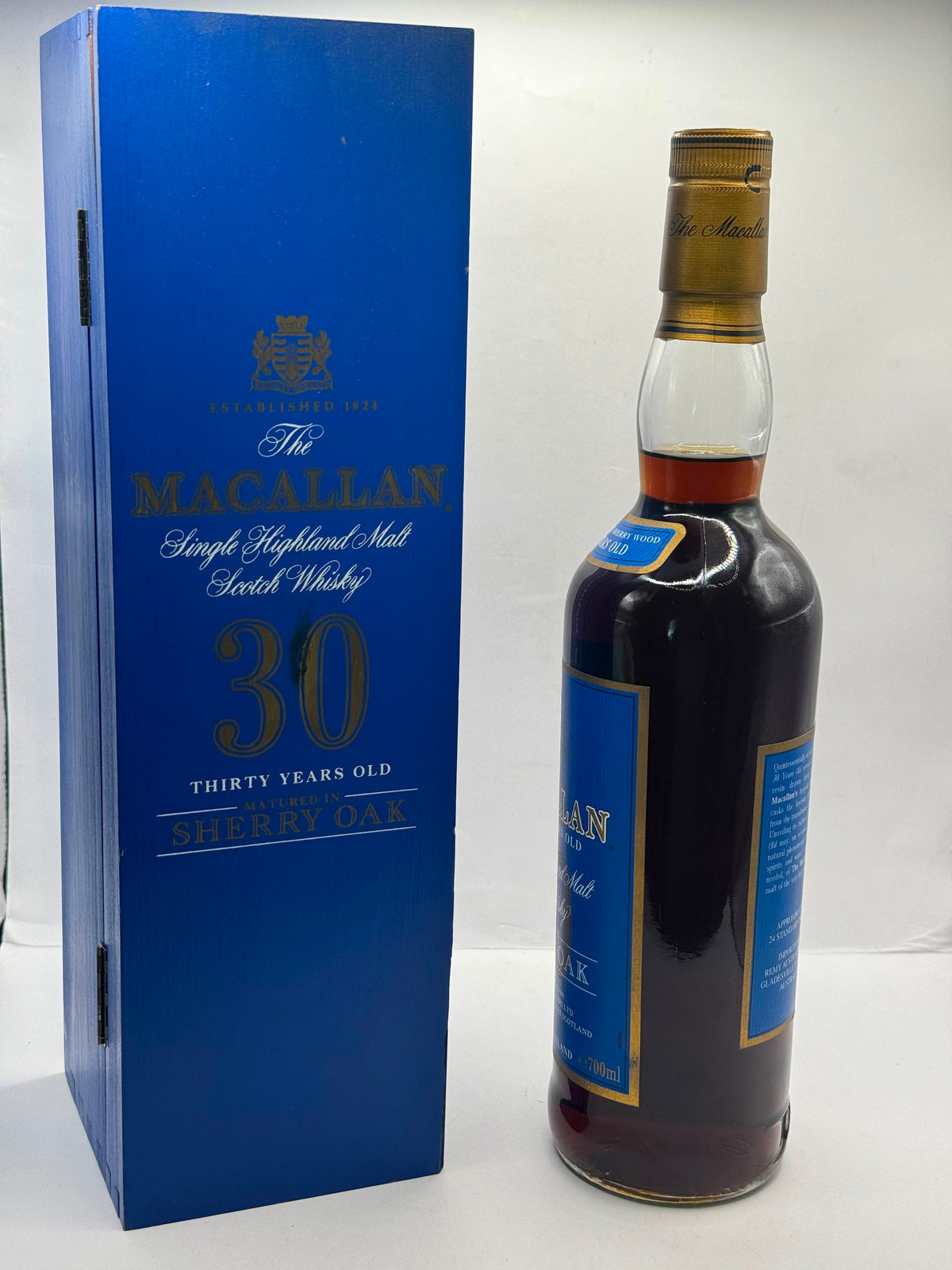 Macallan 30 years old blue label sherry wood