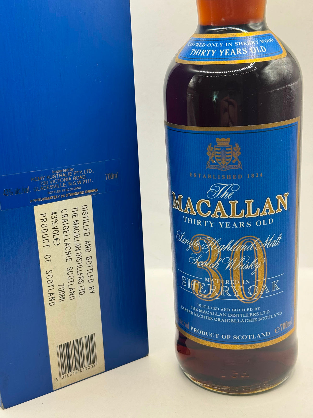 Macallan 30 years old blue label sherry wood